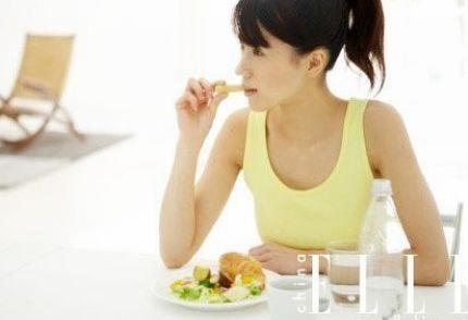 胃疼怎麼辦？四種傷胃的飲食禁忌壞習慣