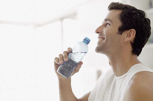喝水真能排毒？專家答疑喝水的十大好處