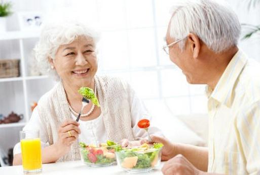 老人吃水果六種錯誤方法 這樣吃傷害身體