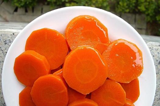 吃胡蘿蔔的好處：胡蘿蔔煮熟吃更好