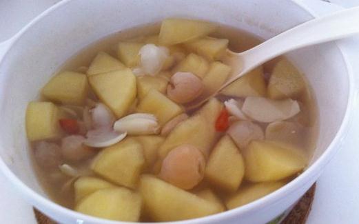 冬季適合吃蘋果 美膚蘋果湯的做法介紹