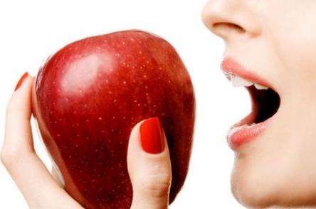 晚上吃蘋果好嗎？吃蘋果的注意事項