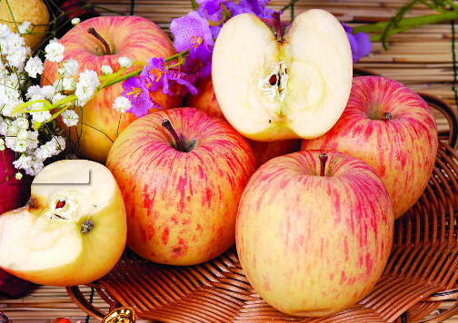 吃蘋果最好削蘋果皮-蘋果皮的營養價值被高估