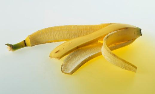 香蕉皮有什麼妙用？香蕉皮可以擦皮鞋