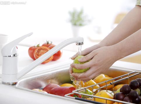 怎麼洗水果才乾淨？如何清洗乾淨葡萄、蘋果、楊梅、桃子