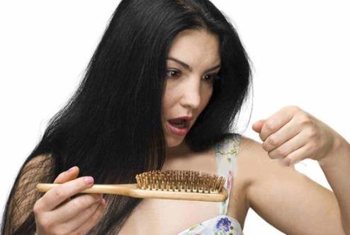 脂溢性脫髮怎麼辦？掉頭髮是什麼原因？人每天掉多少頭髮正常