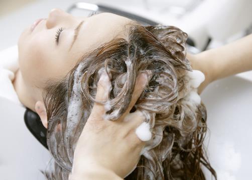 如何洗頭能有效減少掉發？正確的洗頭方法防脫髮
