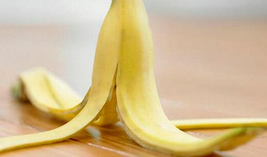 香蕉皮妙用多 香蕉皮有美白牙齒的作用