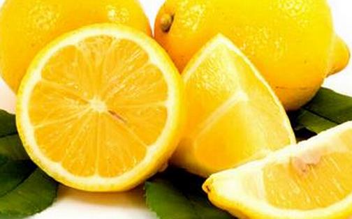 巧喝檸檬水可以讓女人美白肌膚