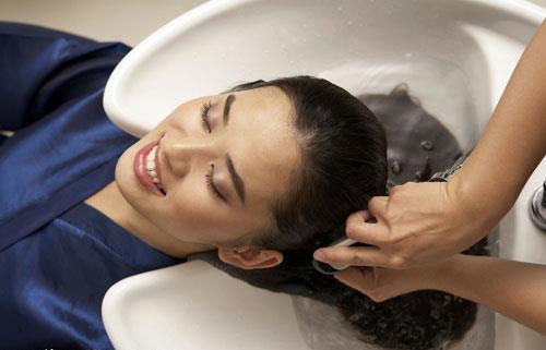 防曬霜也能幫助頭髮防曬？美麗秀髮的日常正確洗護要點