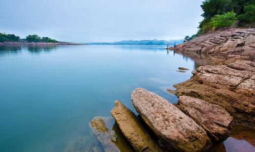 千島湖 一抹令人叫絕的紅葉灣