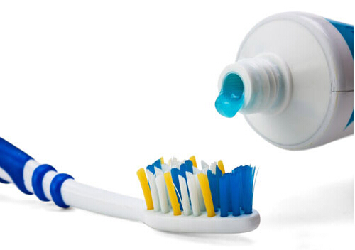 刷牙杯多久換一次？正確使用牙刷的方法